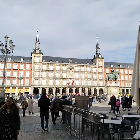 Apartments Plaza Mayor, Madrid Center-2